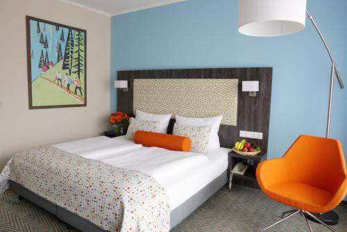 2 twin beds, 1 sofa bed