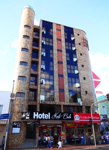 Hotel Monte Carlo Uberaba - Proximo ao Hospital UFTM , Hospital Dr Helio Angotti e Hospital Regional in อูเบอราบา