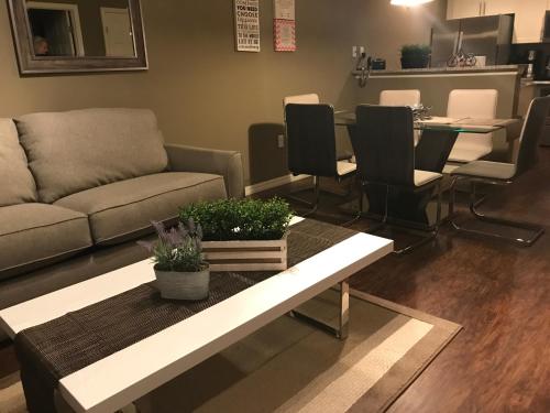 Comfortable New Town House Orlando - image 4