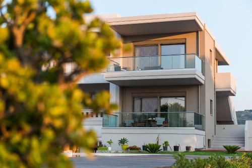Entrance, Niovi Seaside Suites near Camping Nopigia