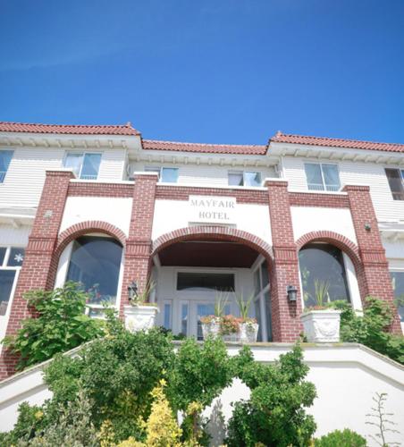 Mayfair Hotel - image 8