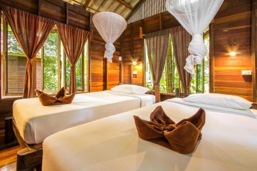 Khao Sok Riverside Cottages in Near Center