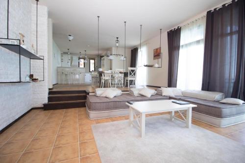 Three-Bedroom House image 8
