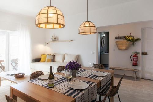 Mare Cheia ( High Tide) Beach and Surf Apartments -1st