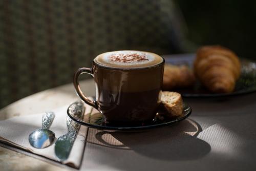 B Montmartre - image 5