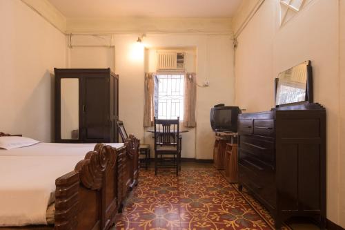 Bed and Breakfast at Colaba