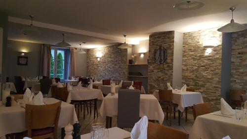 Auberge le Cheylet - Hotel - Apchon