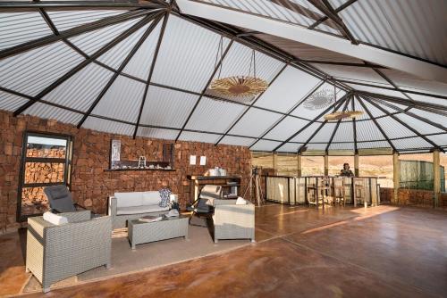 Sadržaji, Etendeka Mountain Camp in Kamanjab