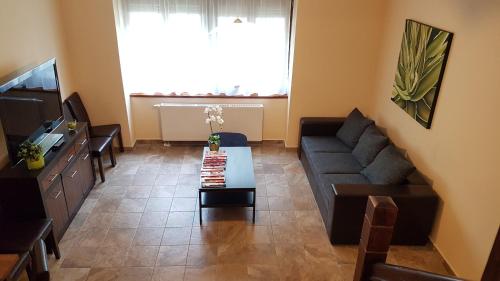 Gellény Lux Apartman - image 6