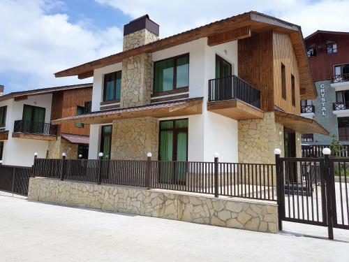 Είσοδος, Crystal Town House in Μπακουριάνι