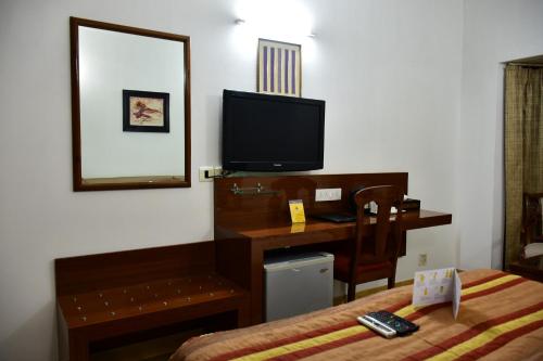 Deluxe Room image 2