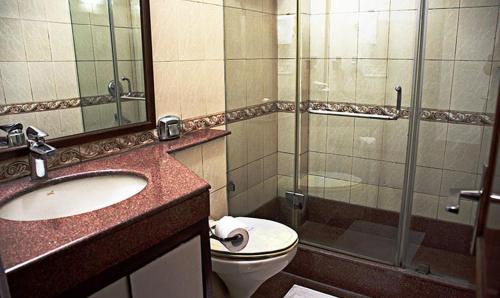 Deluxe Room image 6