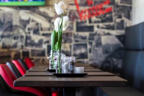 Bastion Hotel Tilburg - image 7