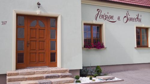 Instalaciones, Penzion u Simecku in Satov