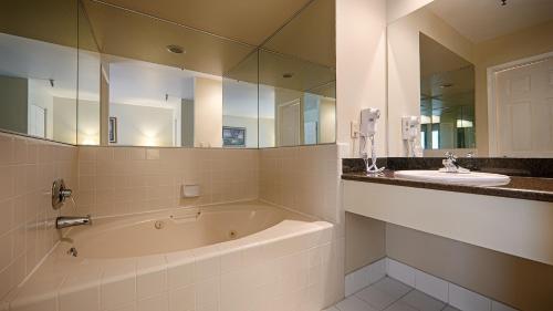 Best Western Plus Inn Scotts Valley - image 6