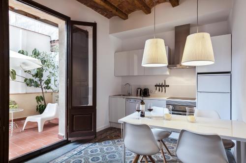 Charming Flats by Aspasios - image 11