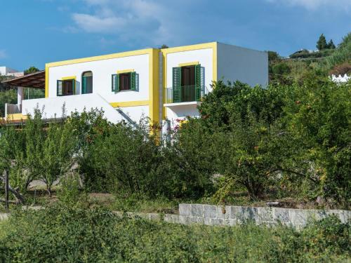  Cozy Holiday Home in Lingua on an Island, Pension in Santa Marina Salina