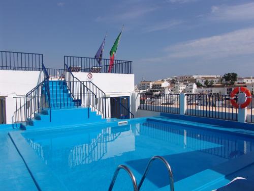 Swimming pool, Apartamentos Turisticos Regina in Albufeira