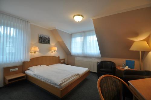 Double Room (1 Adult)