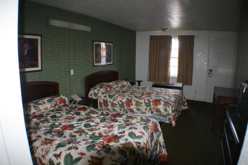 Budget Inn - Charlotte - image 2