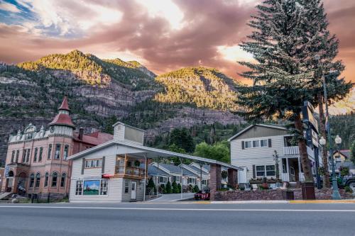 Abram Inn & Suites - Accommodation - Ouray