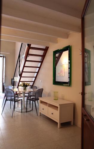 Superior Three-room Apartment with City View (4 Adults) image 10