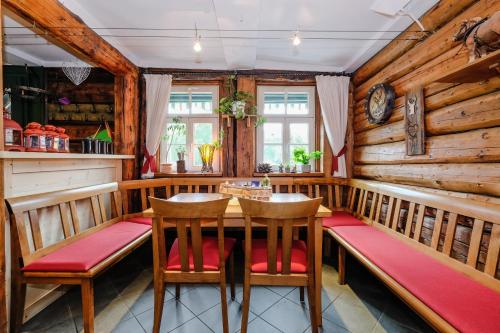 Hotel Garni und Gaststätte Zum Holzfäller - image 4