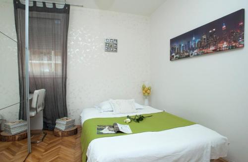 Apartments with a parking space Split - 8681, Split (Foto 8)