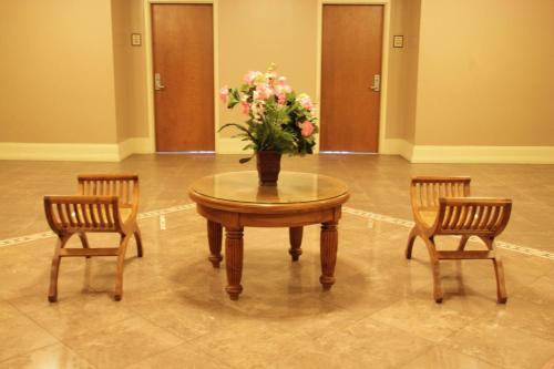 Tradewinds Hotel