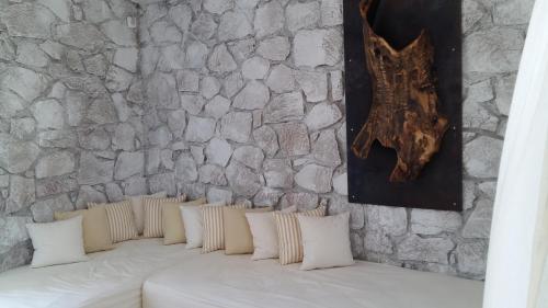 Milo Milo Suites – Mandrakia