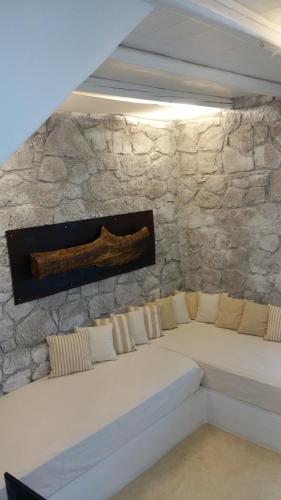 Milo Milo Suites – Mandrakia