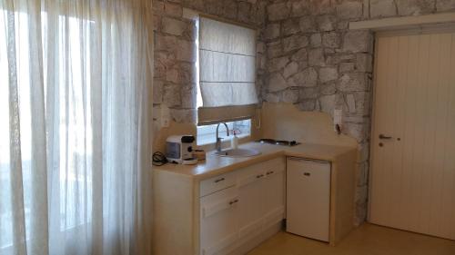 Milo Milo Suites – Mandrakia
