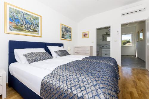 Family Villa Makarac - image 3