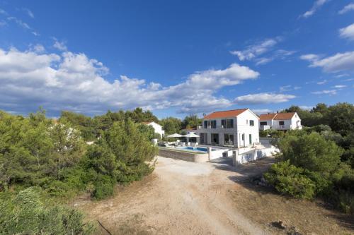 Family Villa Makarac - image 6