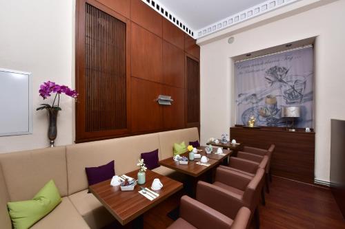 Restaurant, Fruhlings-Hotel in Braunschweig