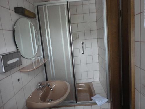 Deluxe Double Room with Shower