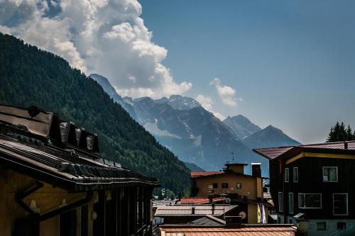 View, Posta R.T.A. in Madonna di Campiglio City Center