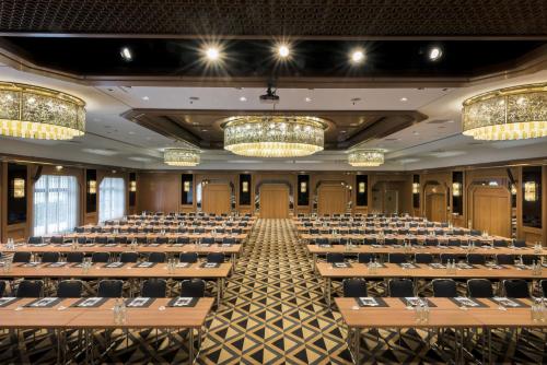 Banquet hall, Maritim Hotel Konigswinter in Konigswinter