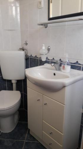 Apartment Amalija - image 4