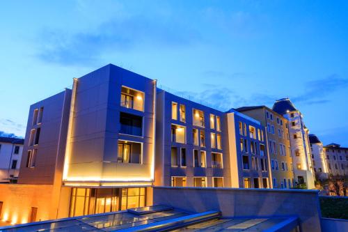 Entrance, Villa Maia in 5e arrondissement