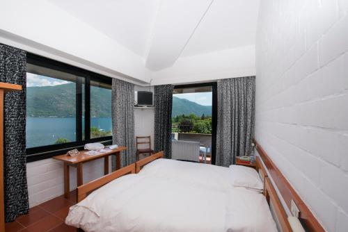 Camera doppia o twin, vista sul lago, balcone