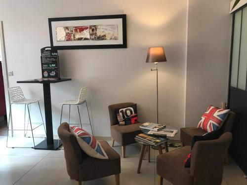 The Originals City Hôtel Dau Ly Lyon Est (Inter-Hotel) - image 9