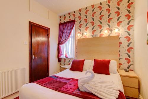 The Strathdon - main image