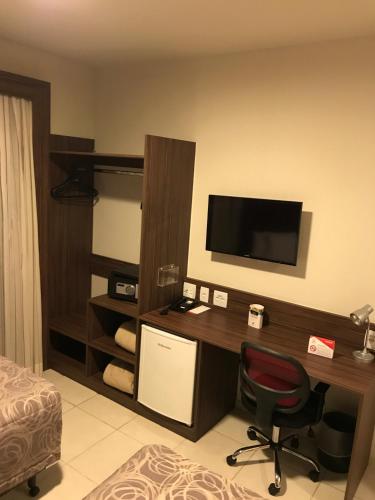 Red Roof Inn Dutra Set in a prime location of Sao Joao de Meriti, Red Roof Inn Dutra puts everything the city has to offer just outside your doorstep. The property offers guests a range of services and amenities designe