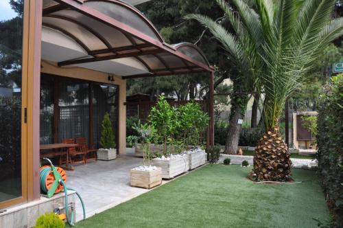 Hotel Chris - image 8