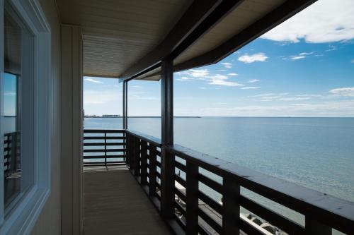 Queen Room with Balcony and Sea View