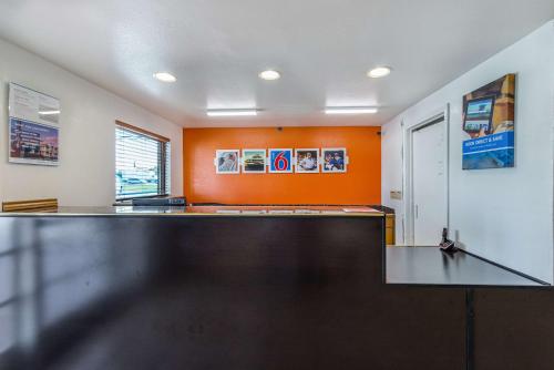 Előcsarnok, Motel 6 San Marcos, TX - North in San Marcos (Texas)