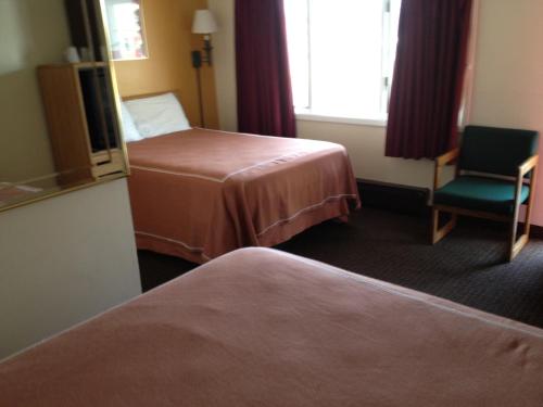 Room with Two Double Beds - Non-Smoking