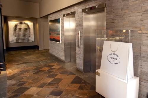 Hotel Arts - image 5