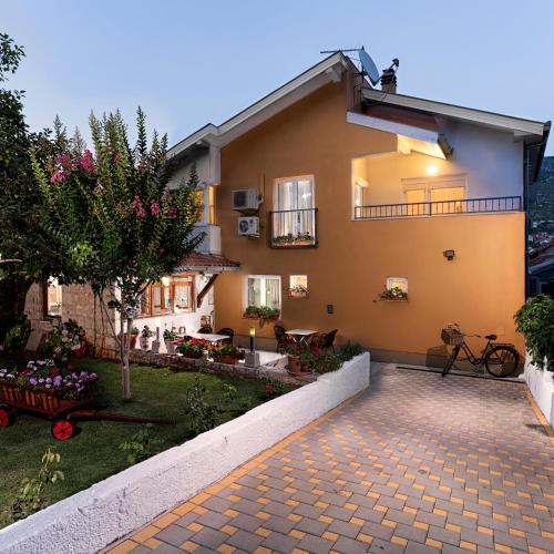 Pansion Rose, Mostar